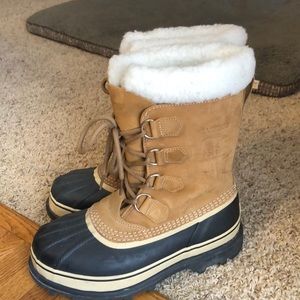 Sorel size 9 boots. Worn once